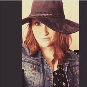 Black felt wide brimmed hat